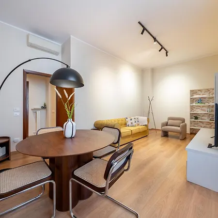 Casa Carlo Dietro L'arena *