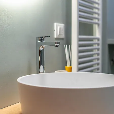 Casa Carlo Dietro L'arena * Werona